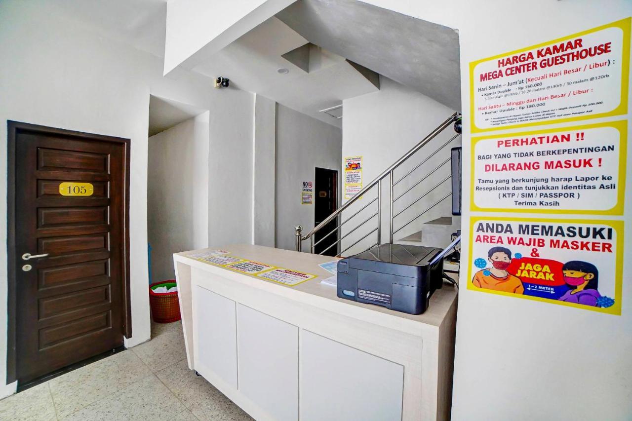 Oyo 91211 Mega Comfort Guest House Медан Экстерьер фото