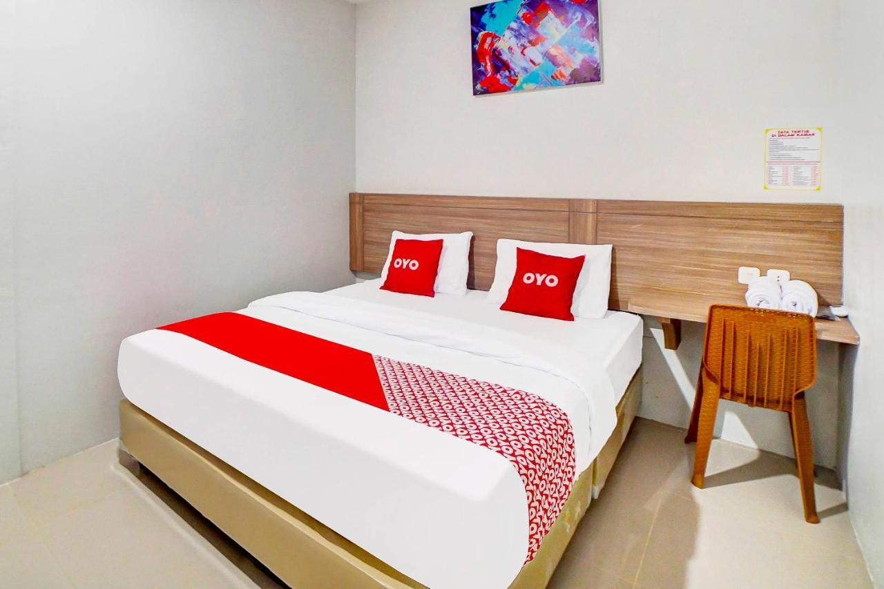 Oyo 91211 Mega Comfort Guest House Медан Экстерьер фото