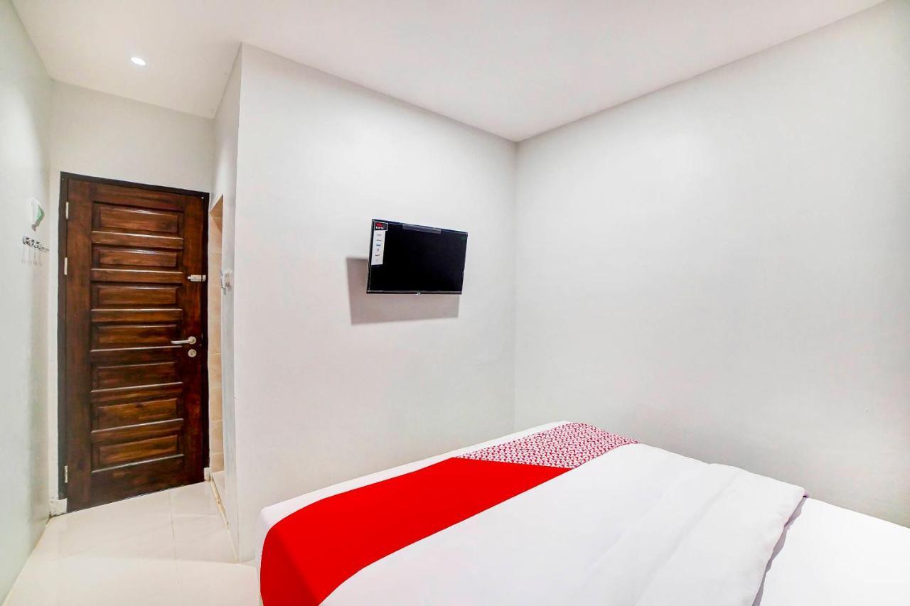 Oyo 91211 Mega Comfort Guest House Медан Экстерьер фото